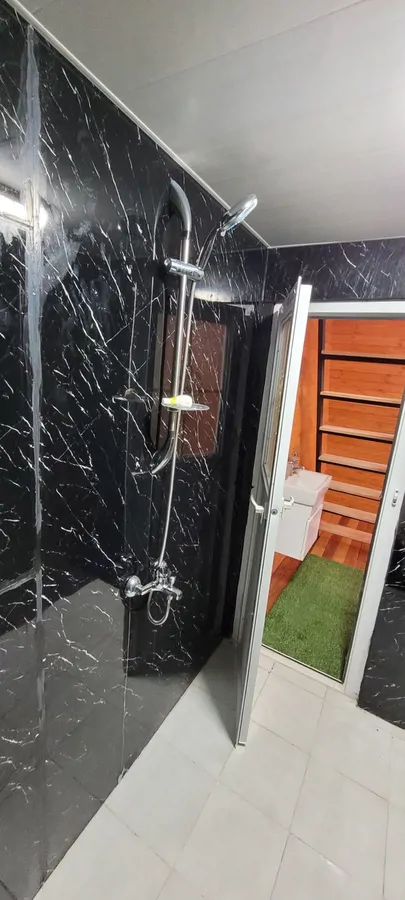 تصویر ۱ - کلبه لاکچری چوبی طرح سوییسی در  شفت