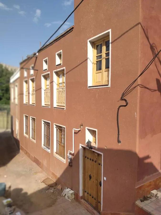 تصویر ۱ - خانه خانه ی سرخ  در  ابیانه