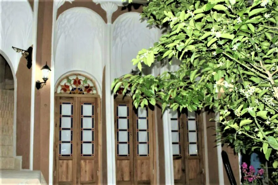 تصویر ۱ - اقامتگاه بوم‌گردی عمارت سه دری (واحد4) در  یزد