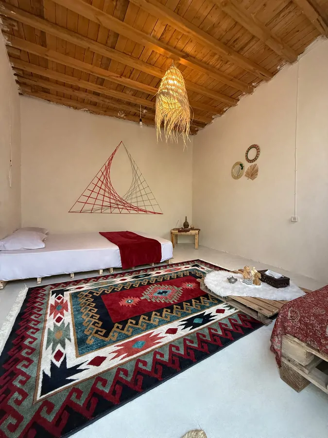 تصویر ۱ - اقامتگاه بومگردی حاثور (نور) در هرمز