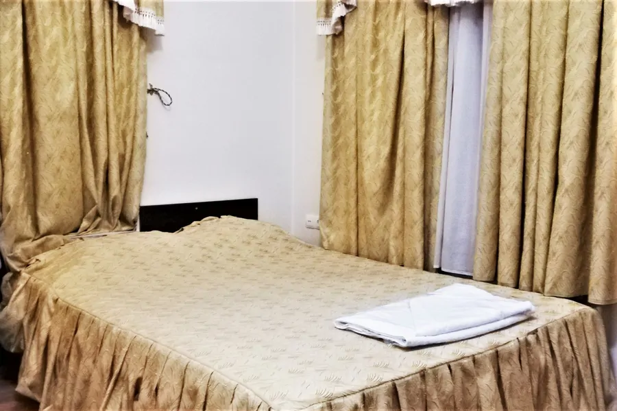 تصویر ۱ - هتل سنتی باغ سرا (اتاق 104) در  اردکان