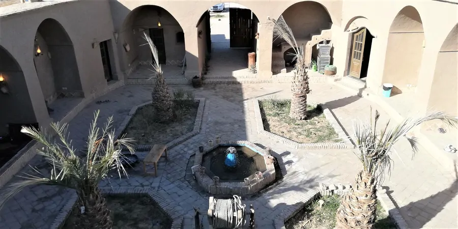 تصویر ۱ - اقامتگاه بوم‌گردی نخل و نرگس 1 (سه نفره) در  طبس