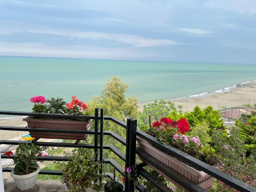 تصویر ۱ - آپارتمان مبله ساحلی صادق (۱) در  نوشهر