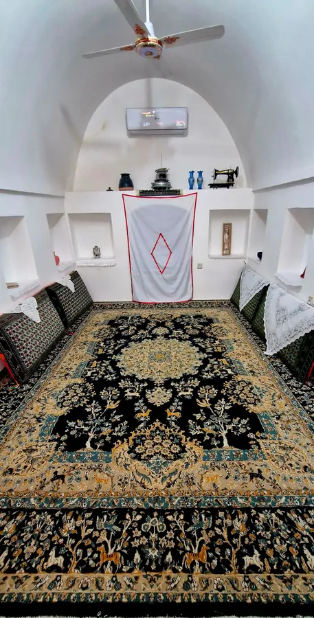 تصویر ۱ - اقامتگاه بومگردی دژگلی (اتاق آذرگوی) در سمنان