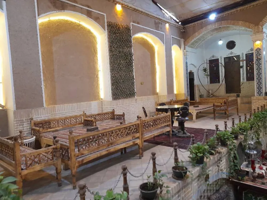 تصویر ۱ - هتل سنتی اقامتگاه سنتی هزار دستان در  آران و بیدگل
