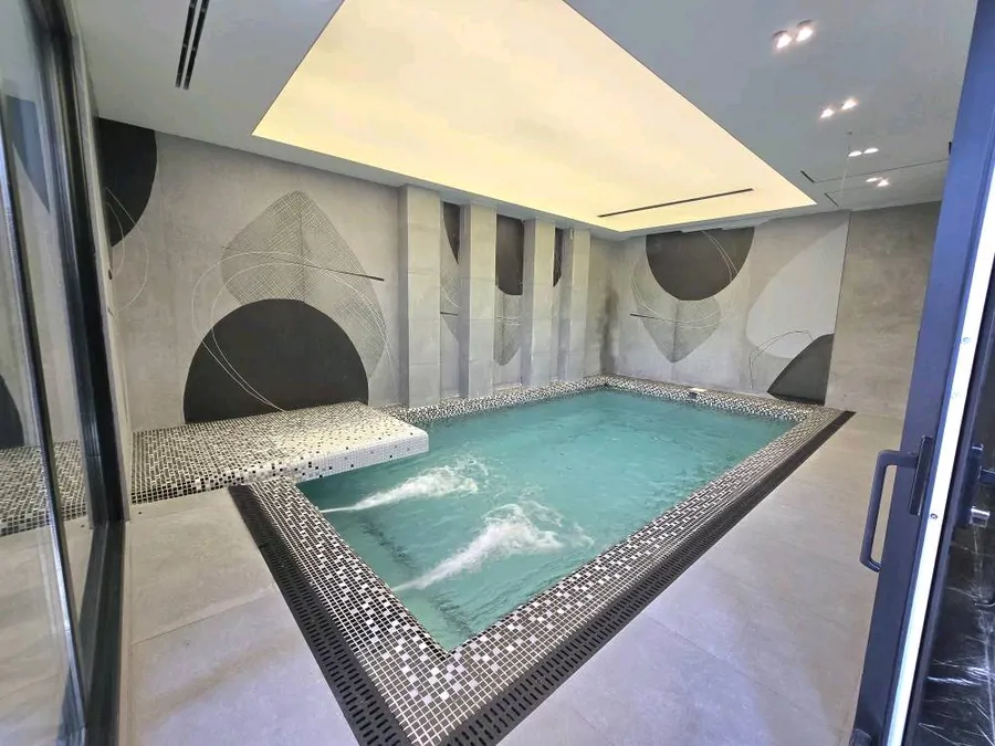 تصویر ۱ - ویلا تریپلکس استخردار آبگرم قو در متل قو