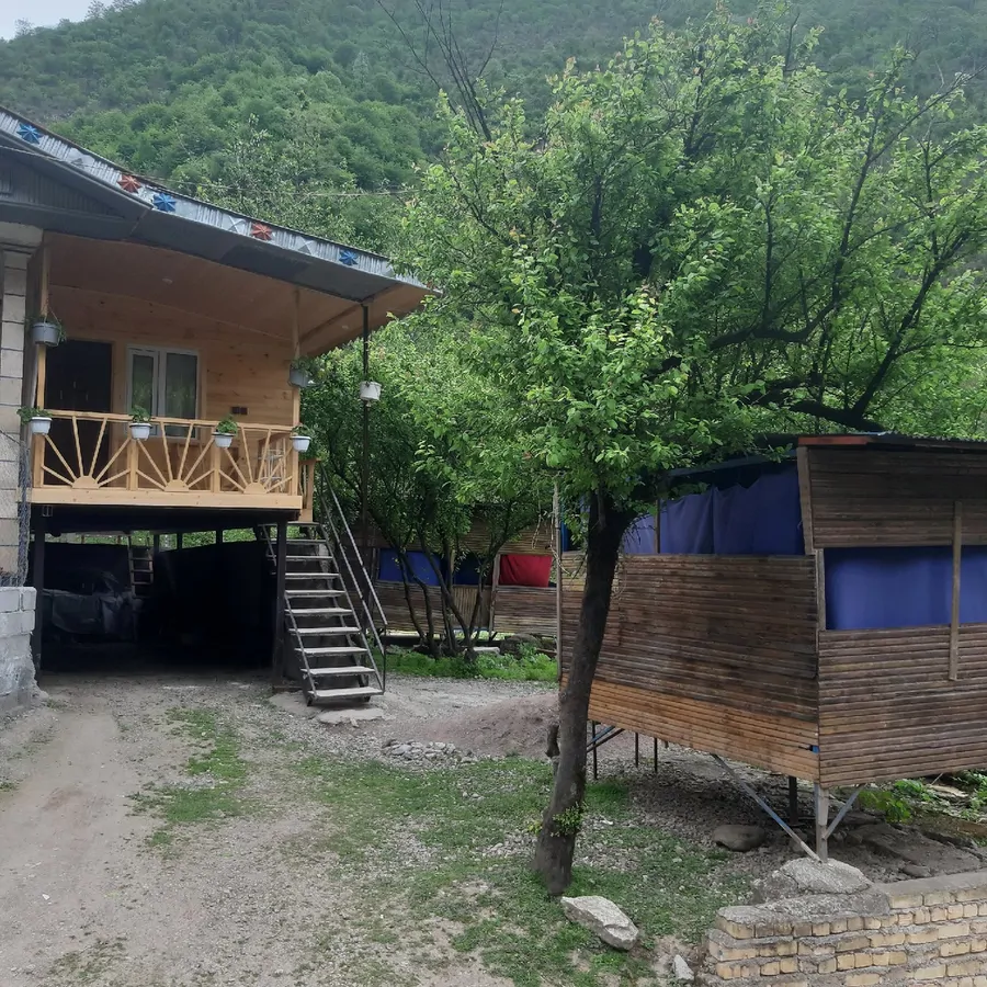 تصویر ۱ - کلبه کلبه چوبی  در  ماسال