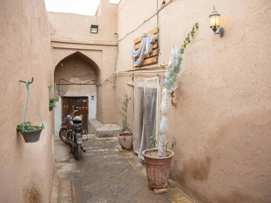 تصویر ۱ - هتل سنتی نقره(اتاق دوتخته دبل) در  یزد