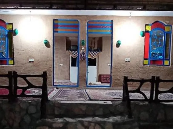 تصویر ۱ - اقامتگاه بوم‌گردی بلوط تاف (اتاق 15 متری 5) در  خرم آباد