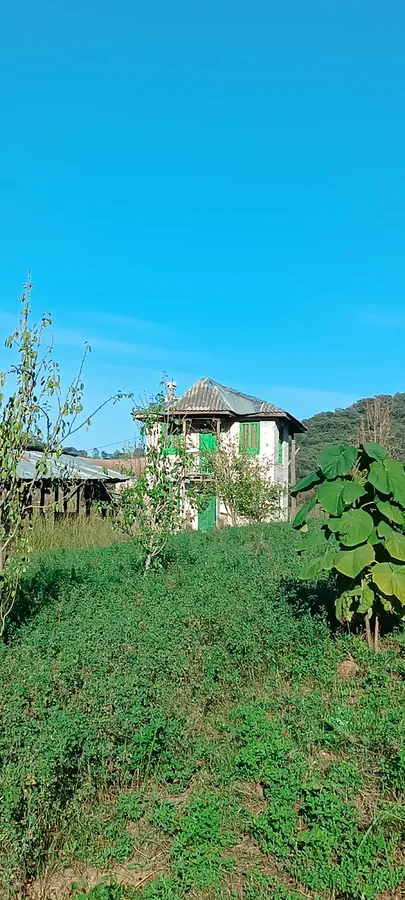 تصویر ۱ - کلبه خورشید  در  آزادشهر