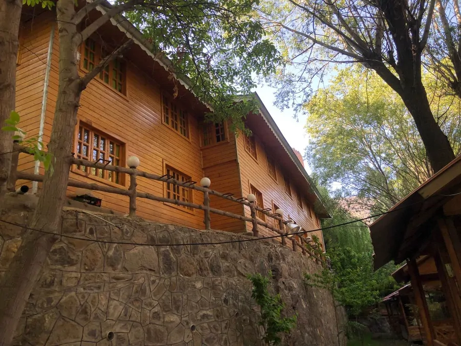 تصویر ۱ - کلبه باغ شاطر (3) در رینه
