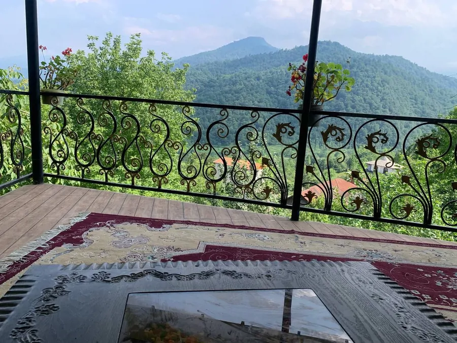 تصویر ۱ - کلبه ویلای تیموری  در  لفور
