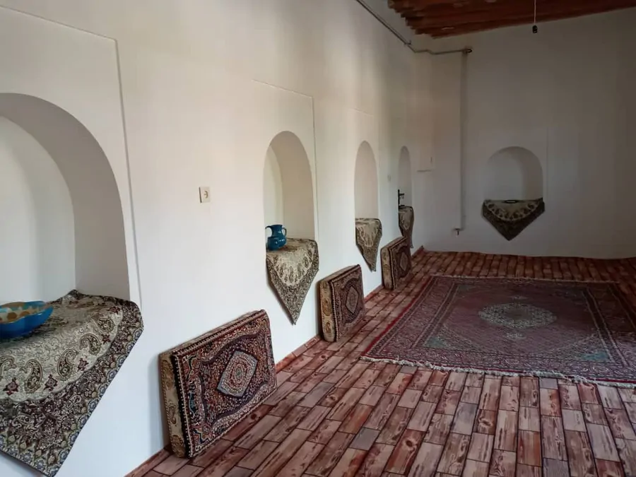 تصویر ۱ - اقامتگاه بوم‌گردی کریم خان (اتاق۶) در  همدان