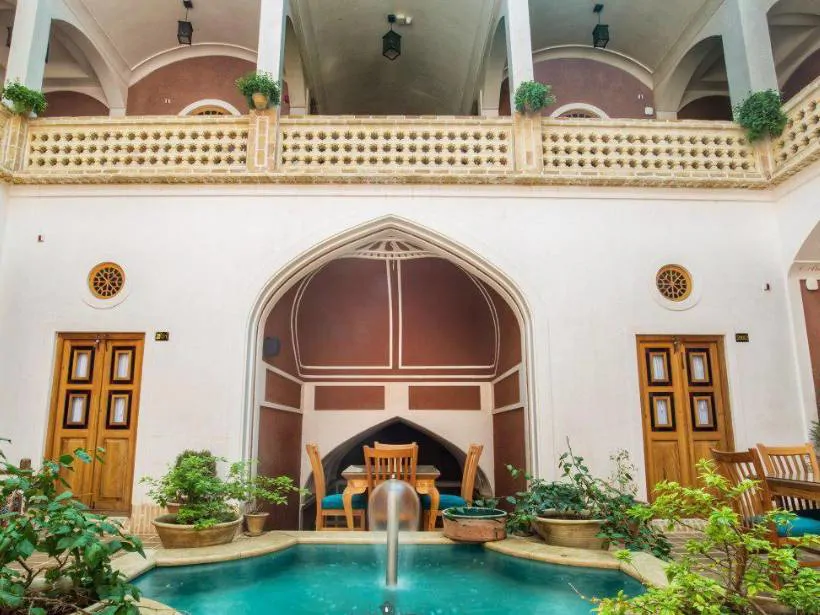 تصویر ۱ - هتل سنتی سرای بابا افضل(اتاق201) در  کاشان