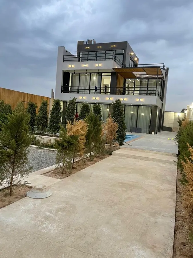 تصویر ۱ - ویلا استخردار آبگرم خلیج با فوتبال دستی در  سهیلیه