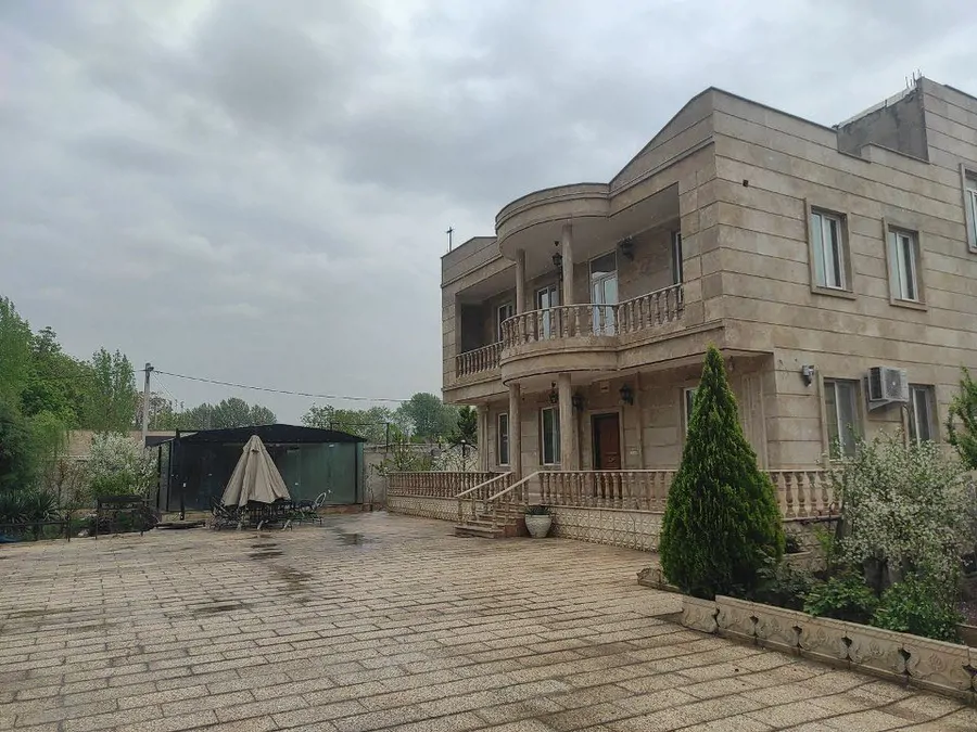 تصویر ۱ - ویلا عمارت لاکچری ومدرن استخردار آبگرم زمرد در  شهریار