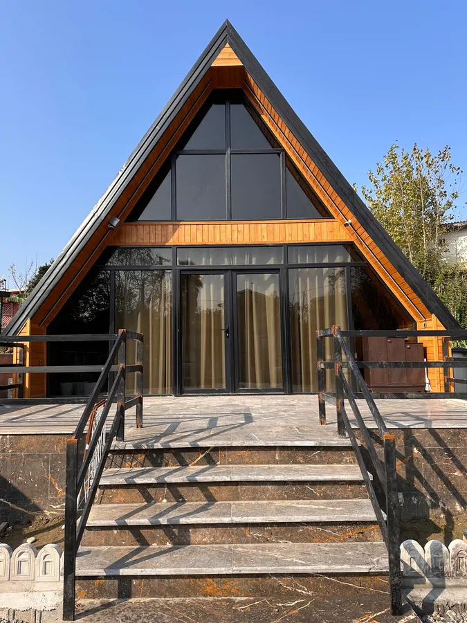 تصویر ۱ - ویلا کلبه هور از جنس نور با جکوزی اختصاصی در  محمودآباد