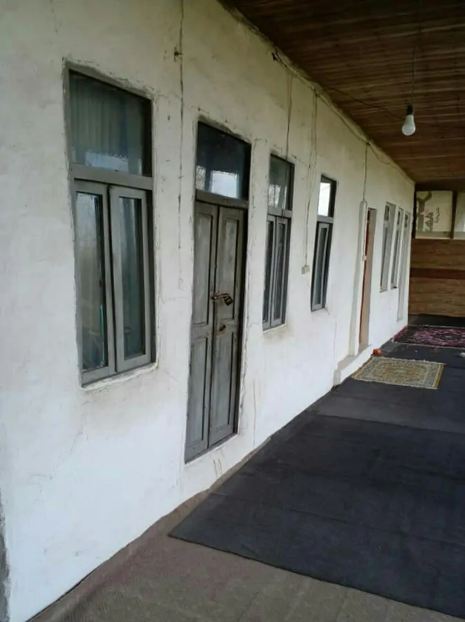 تصویر ۱ - خانه یادگار پدر در  لاهیجان