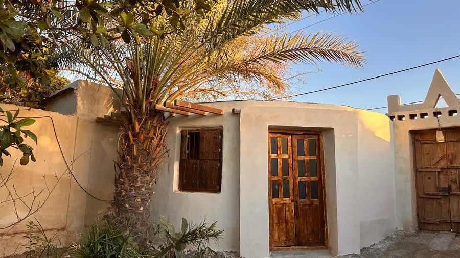 تصویر ۱ - هاستل گلک (کپر عشق) در هرمز