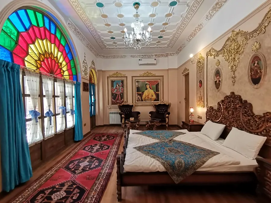 تصویر ۱ - هتل سنتی رزاز (شاه نشین)  در  تهران