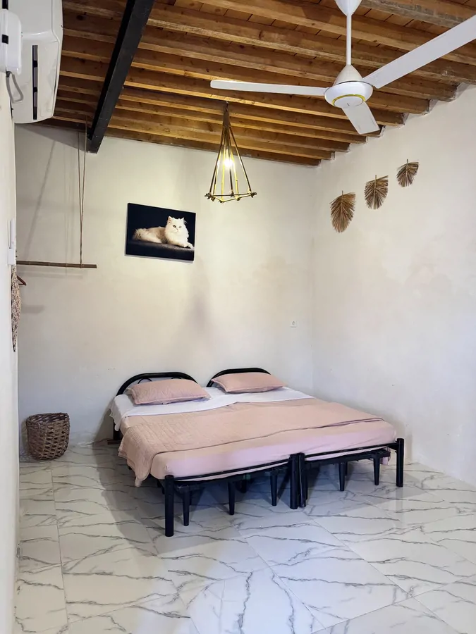 تصویر ۱ - اقامتگاه بومگردی گلک هنگام جدید(اتاق کلمبای) تخت دبل در هنگام