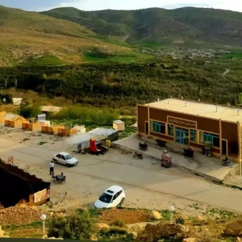 تصویر ۱ - اقامتگاه بوم‌گردی آبشار پیران در  کرمانشاه