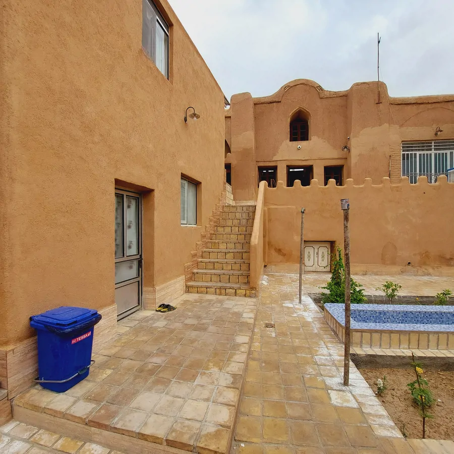 تصویر ۱ - هتل آپارتمان شمس العماره (اتاق یوتوچی) در  اردستان