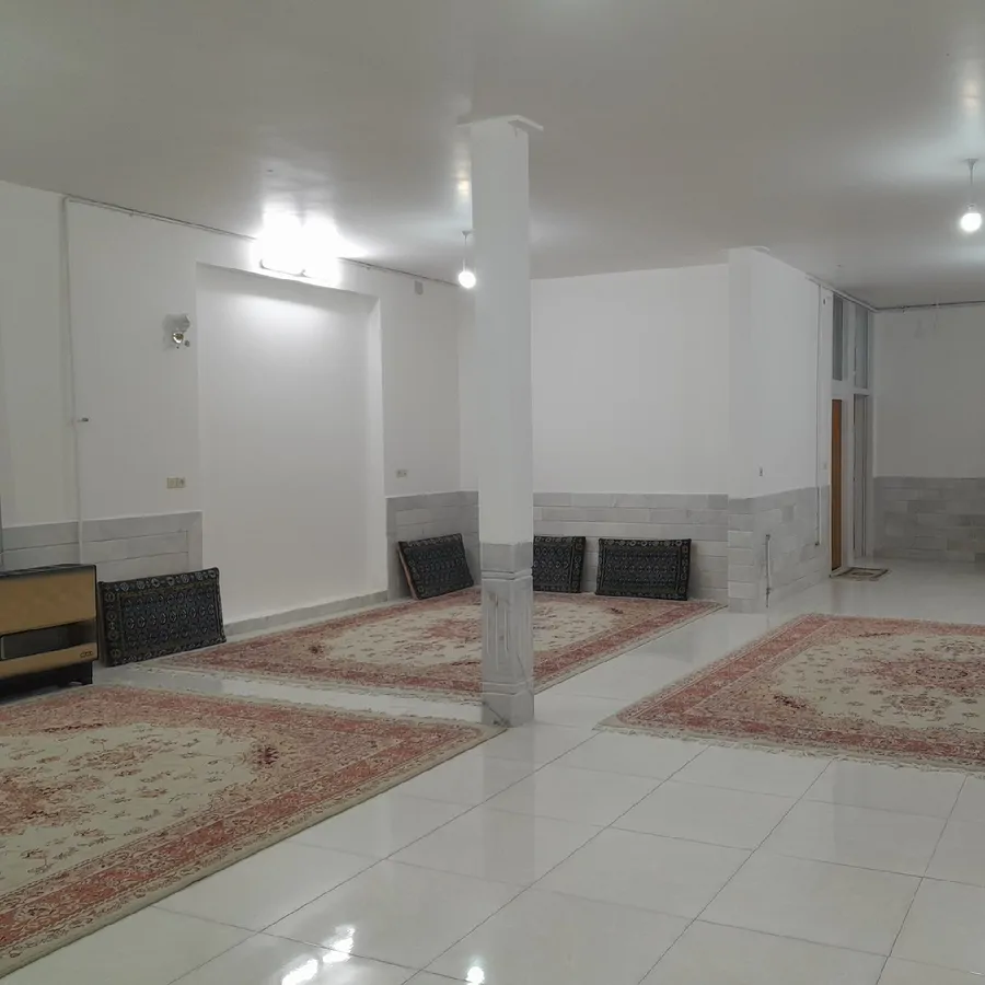تصویر ۱ - خانه کویر ورزنه در  ورزنه