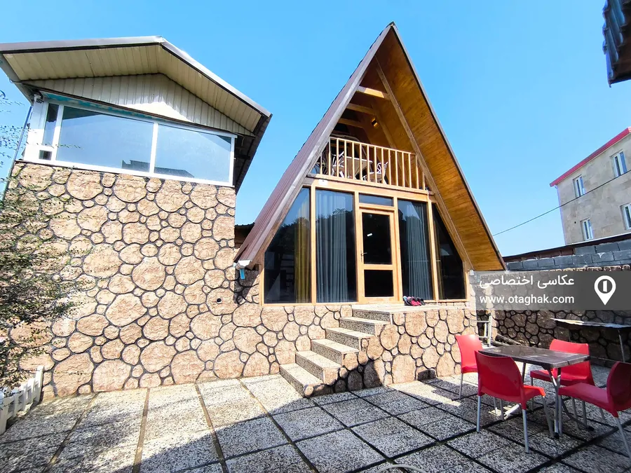 تصویر ۱ - کلبه سوئیسی استخردار آبگرم تیدا در سوادکوه