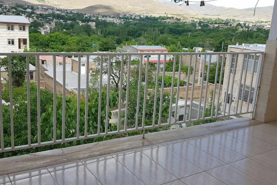 تصویر ۱ - خانه نوساز با حیاط در  خوانسار