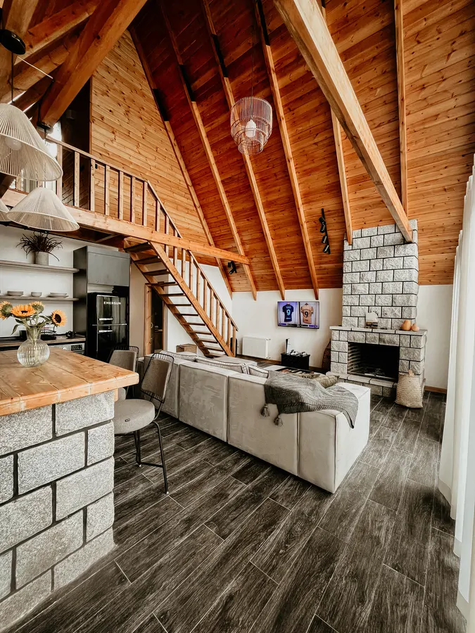 تصویر ۱ - کلبه سوئیسی کاج در  کلاردشت