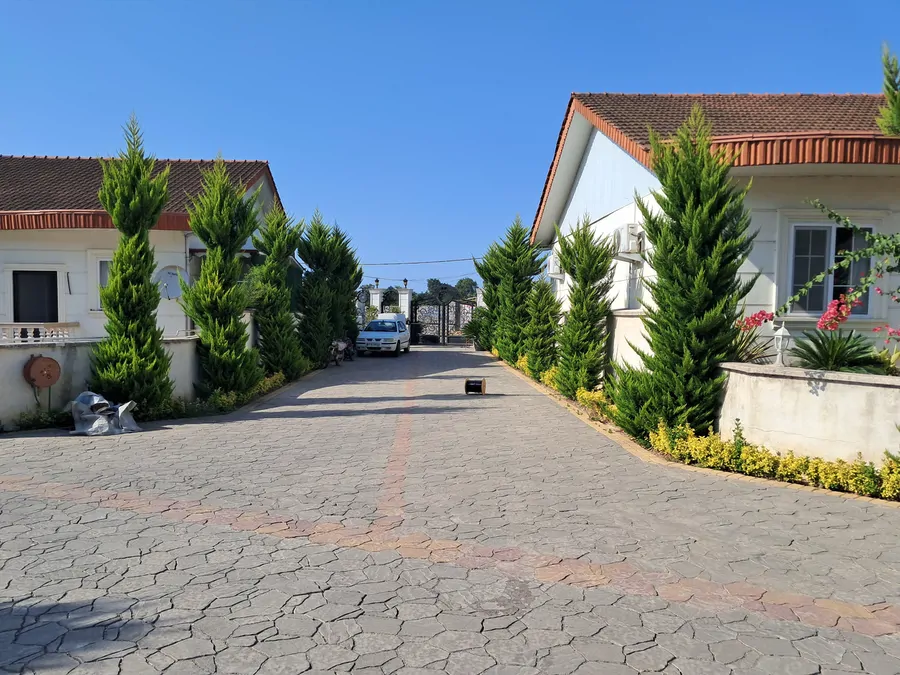 تصویر ۱ - ویلا شهرکی با استخر چهار فصل روباز در  زیبا کنار