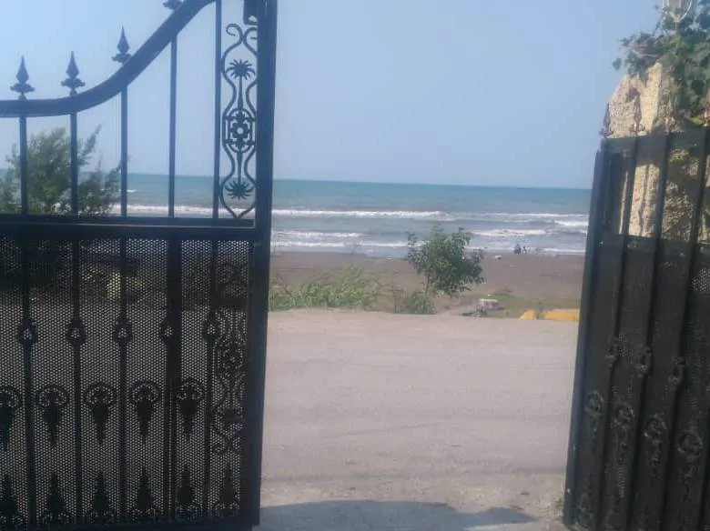 تصویر ۱ - ویلا ویلا ساحلی بهزاد در  چالوس