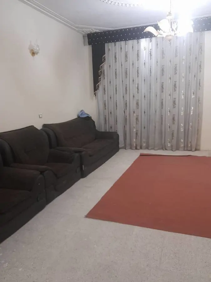 تصویر ۱ - خانه سه خوابه حیاط دار در  شیراز