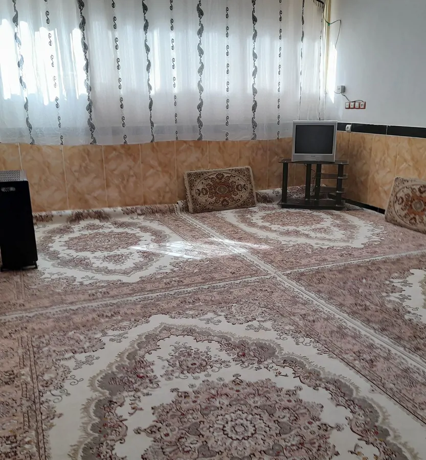 تصویر ۱ - خانه دانیال (نزدیک دریاچه) در مریوان