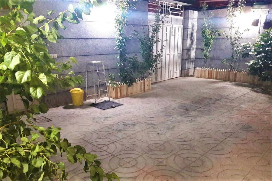 تصویر ۱ - ویلا حسنی (حیاط دار) در  همدان