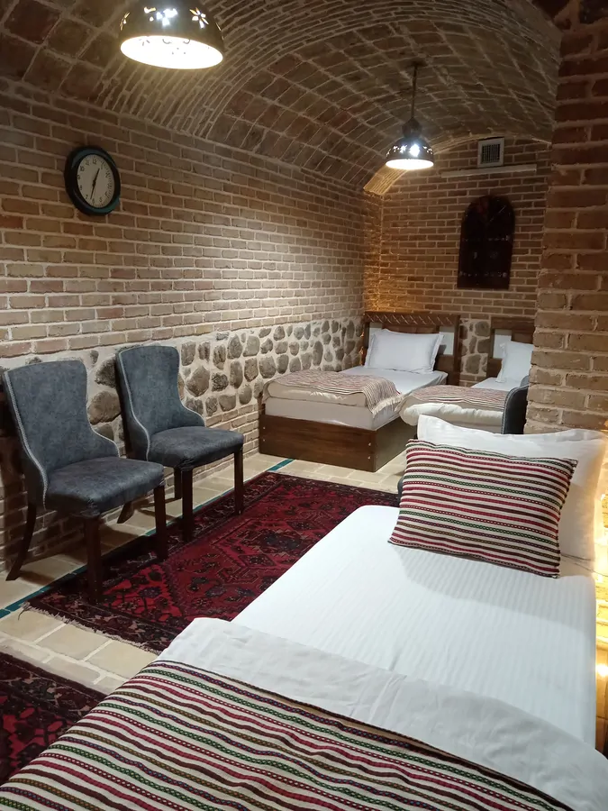 تصویر ۱ - هتل سنتی  نبوی (ترنج) با صبحانه رایگان در  قزوین