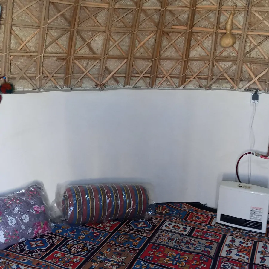 تصویر ۱ - اقامتگاه بومگردی روژان (کپر بلوچستان) در گلبهار در چناران
