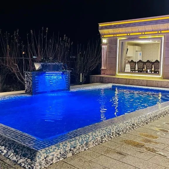 تصویر ۱ - ویلا استخردار آبگرم با بیلیارد پارسا در  سهیلیه