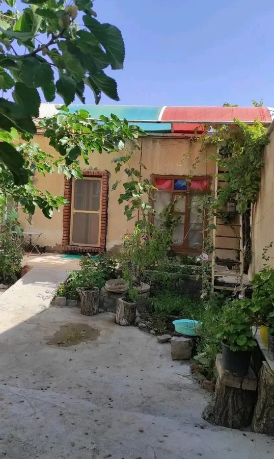 تصویر ۱ - آپارتمان اقامتگاه بانوی آذربایجان در مراغه