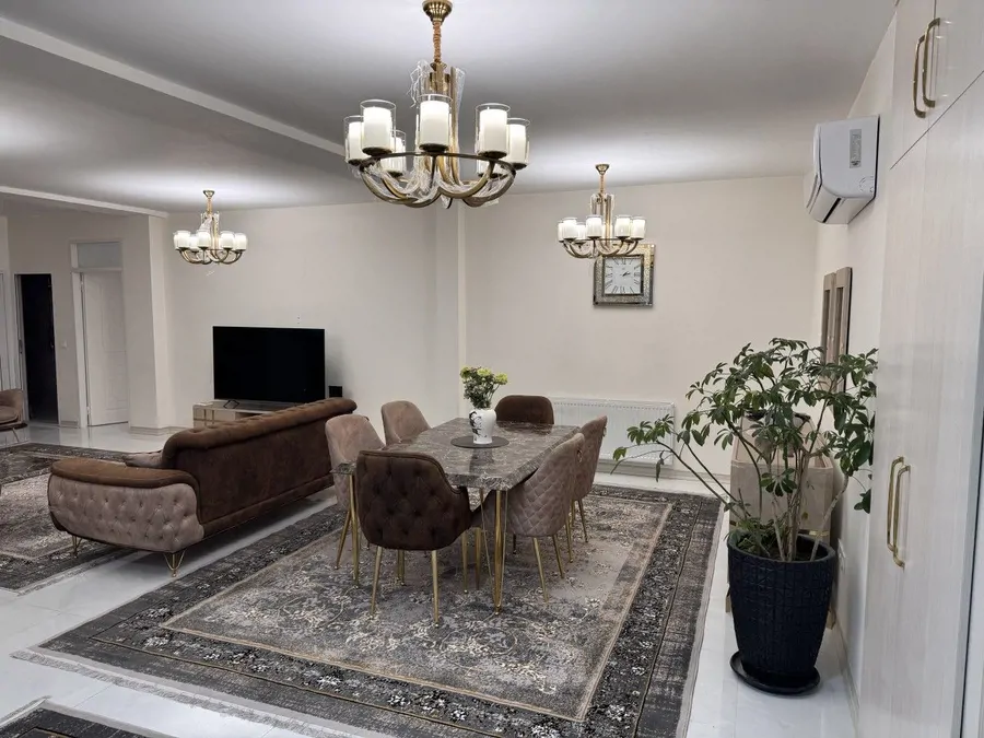 تصویر ۱ - آپارتمان واحد۳ خواب 200 متری نزدیک حرم در مشهد