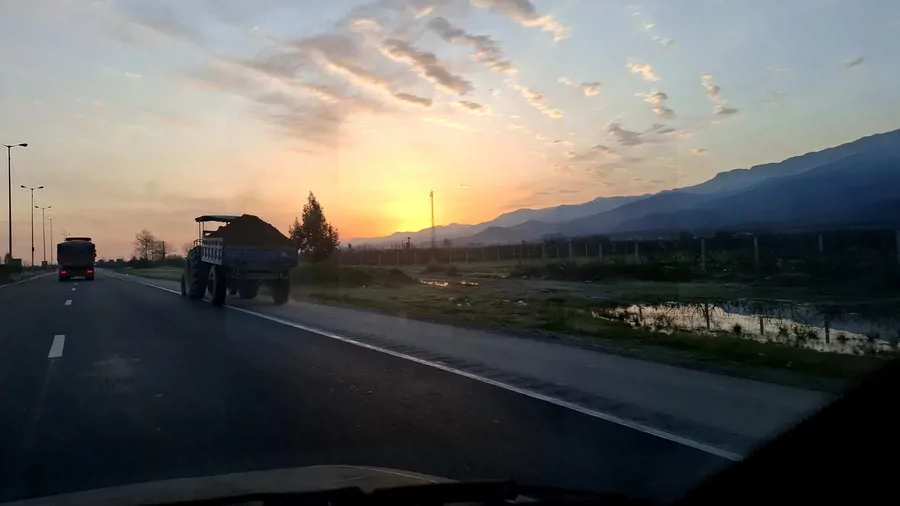 تصویر ۱ - خانه تازه ساحت نما رومی دارای پارکینگ 2 طبقه در گرگان