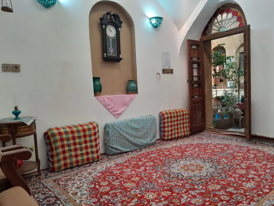 تصویر ۱ - اقامتگاه بوم‌گردی عمارت هشت (اتاق ماسوره) با صبحانه رایگان  در  یزد