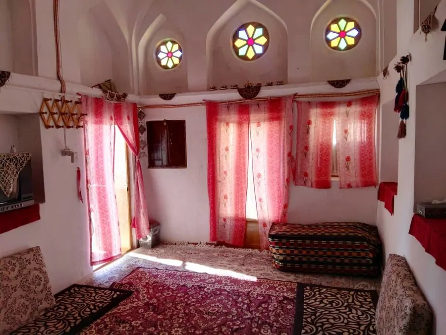 تصویر ۱ - اقامتگاه بوم‌گردی گرکویه (اتاق رودابه) در  جرقویه