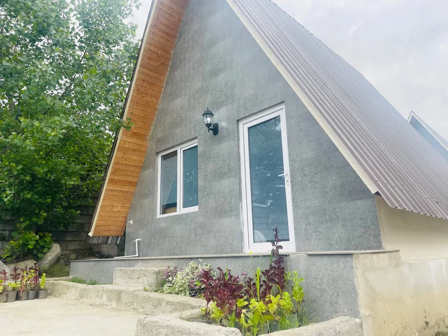 تصویر ۱ - کلبه سوییسی ساحلی نامبر (1) در  شهسوار