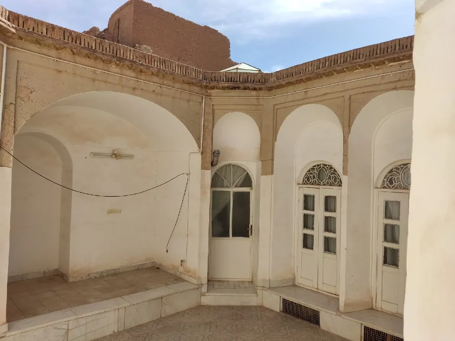 تصویر ۱ - خانه سنتی نزدیک اماکن تاریخی در  یزد