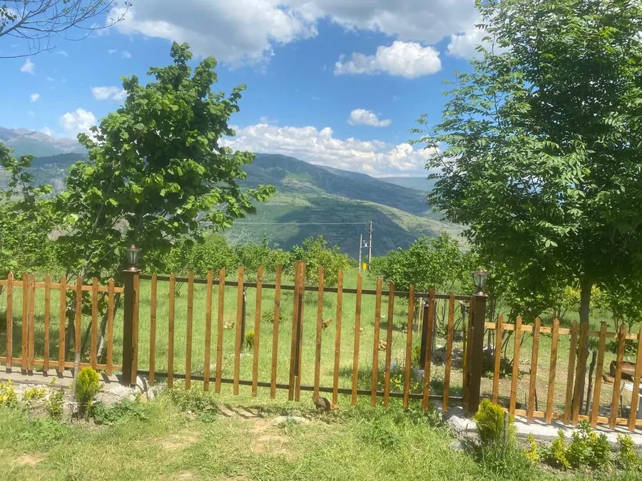 تصویر ۱ - اقامتگاه بوم‌گردی سوییت های رنگی در بومگردی سینا ویشان رودبار دریاچه ویستان در  رستم آباد