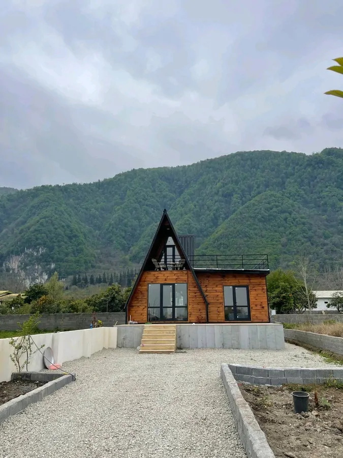 تصویر ۱ - کلبه سوئیسی چوبی در نوشهر