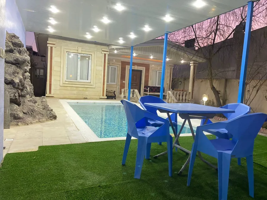 تصویر ۱ - ویلا استخر اب گرم روباز  رز  در  چهارباغ