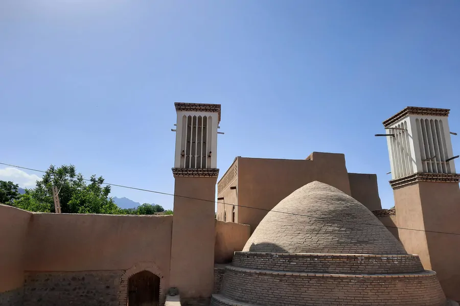 تصویر ۱ - اقامتگاه بومگردی افوشتا - اتاق هرمانا در  نطنز